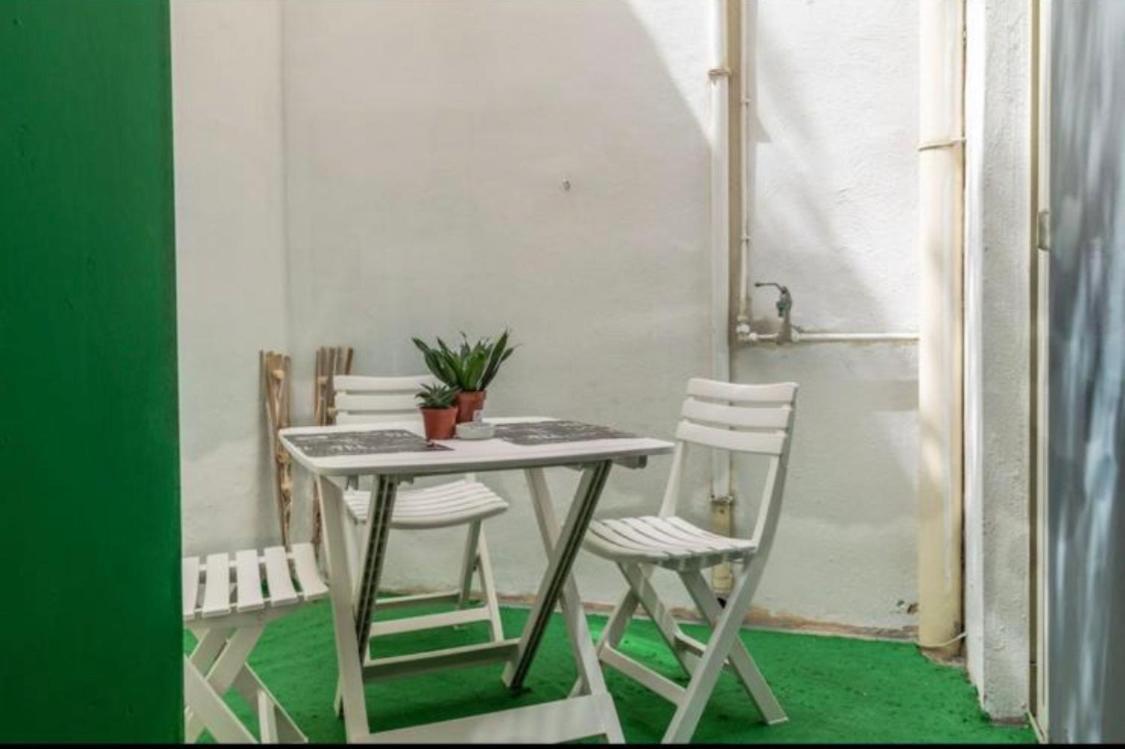 Room 6- Private Room With Private Terrace, Private Bathroom, Ac And Wifi Sliema Eksteriør bilde